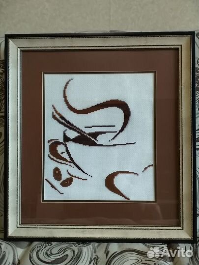 Картина вышитая вручную крестиком тигр