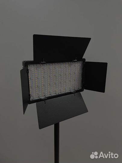 Видеосвет PRO LED 600 RGB