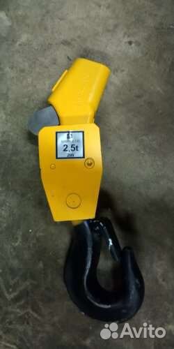 Специалист по грузовым лифтам подъёмным механизмам