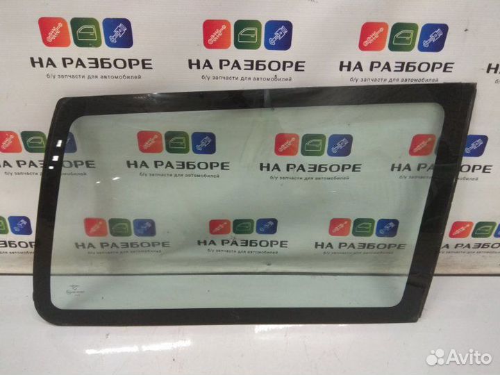 Форточка в крыло задняя правая Nissan Terrano II