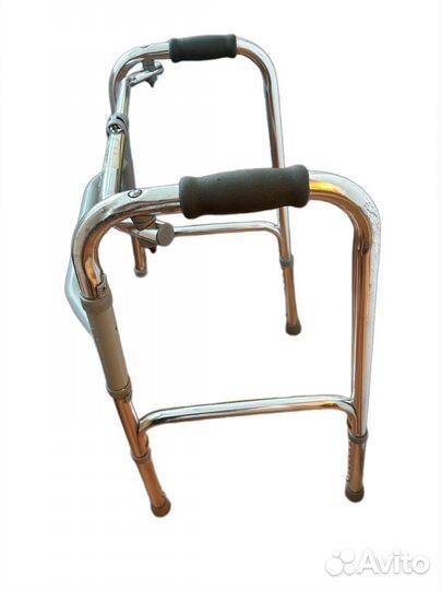 Ходунки для пожилых и инвалидов