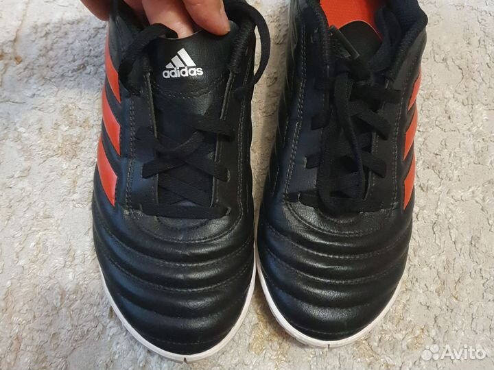 Бутсы сороконожки кроссовки adidas 37