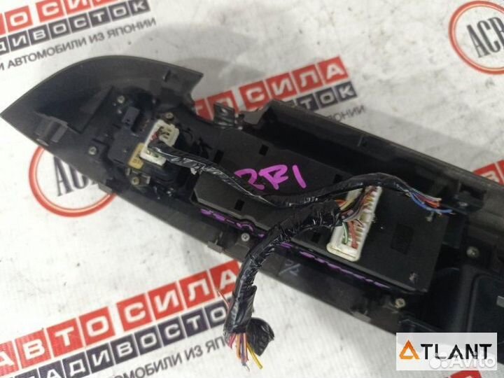 Блок упр. стеклоподьемниками передний правый honda