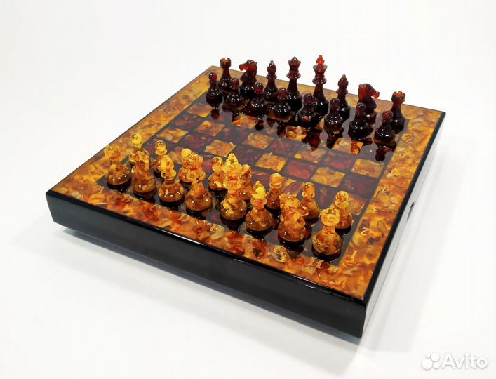 Янтарные шахматы. Шахматы из Янтаря. Янтарь. 00011
