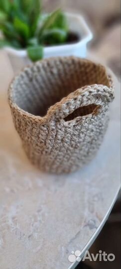 Подвесная корзина из джута