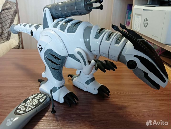 Динозавр робот