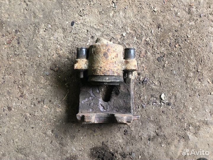 Skoda octavia a4 Суппорт