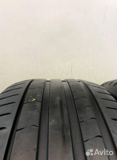 Pirelli P Zero PZ4 245/40 R21 99W