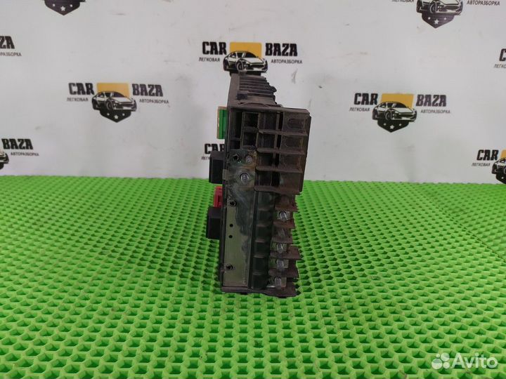 Блок предохранителей