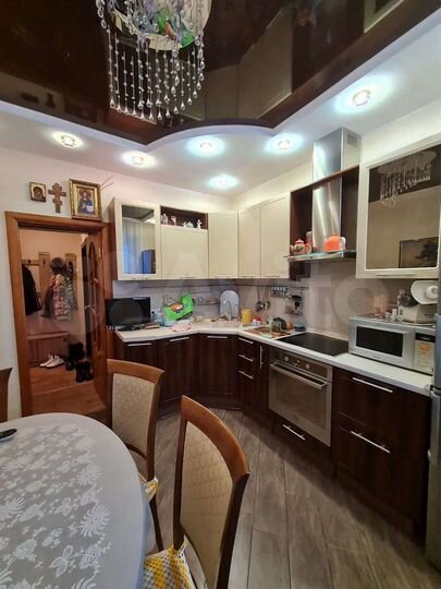 4-к. квартира, 84 м², 6/9 эт.