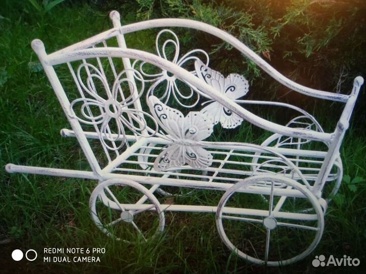 Кованые цветочницы