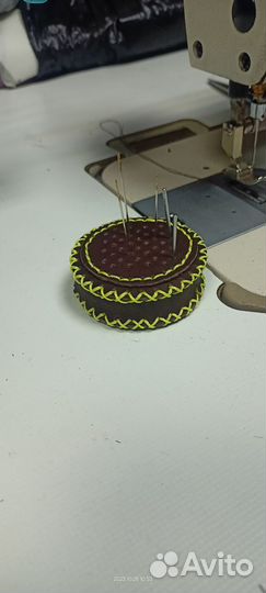 Игольница кожаная