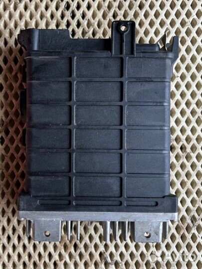 Эбу блок управления двигателем audi 80 B3