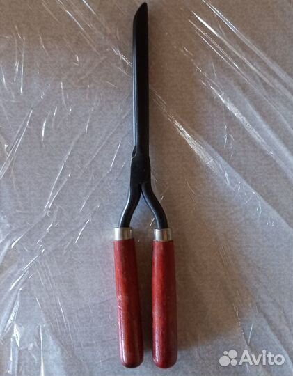 Щипцы металлические с деревянными ручками 26см