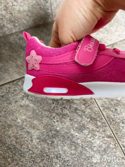 Кроссовки для девочки 27 размер