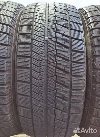 Bridgestone Blizzak VRX 215/55 R17 108H