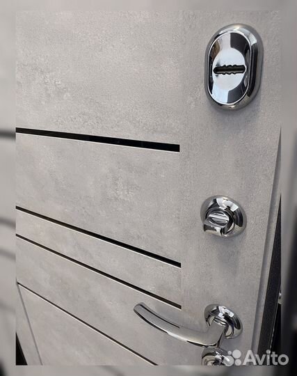 Входная дверь