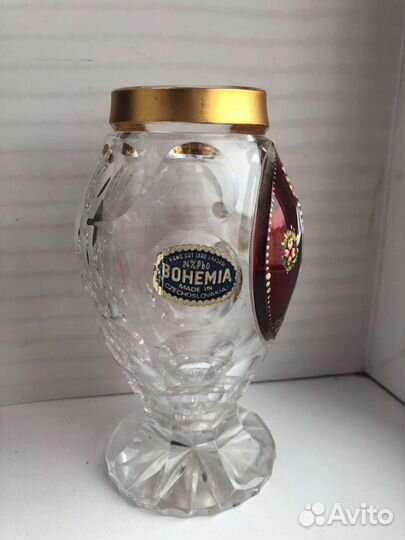 Шикарные старинные вазы из хрусталя