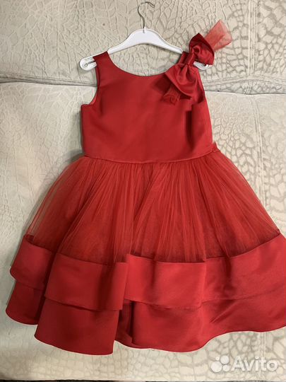 Шикарное платье для девочки 7-8 лет
