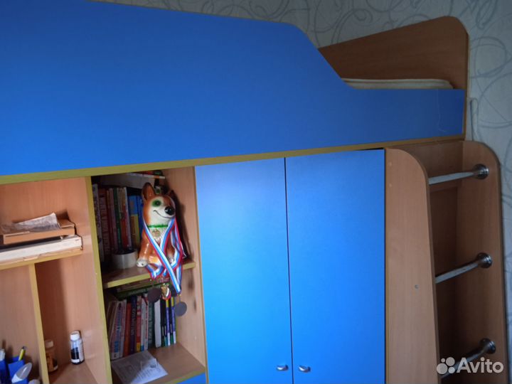 Уголок школьника с кроватью