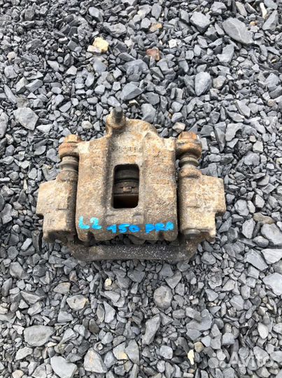 Суппорт задний левый Land Cruiser Prado 150