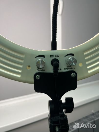 Кольцевая лампа 40 см со штативом