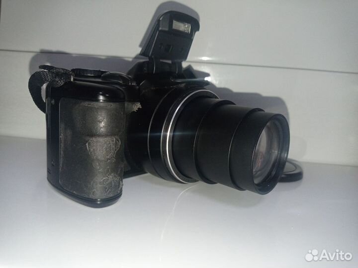 Компактный фотоаппарат Fujifilm S8600