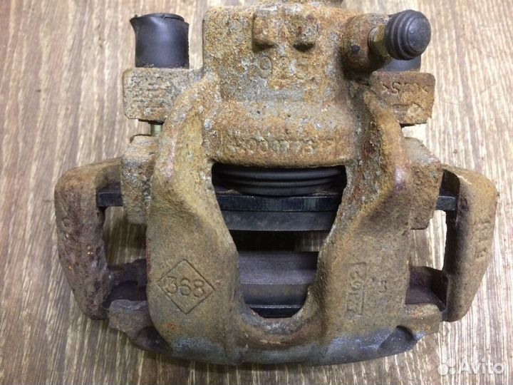 Суппорт тормозной передний Sandero 2, Logan 2