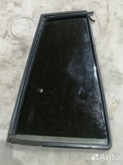 Стекло двери задней левой (форточка) для Kia RIO 1