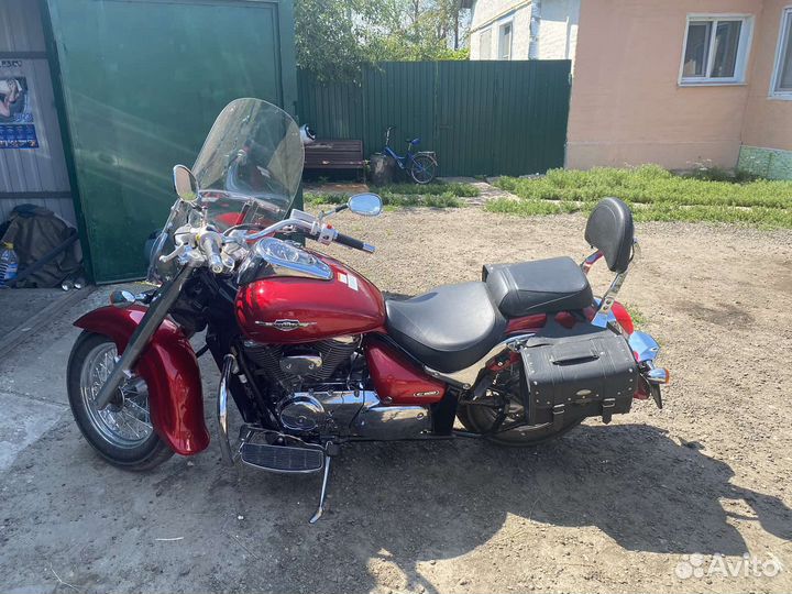 Suzuki Intruder