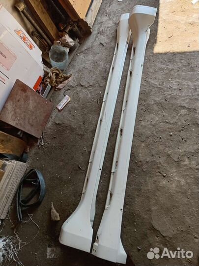 Накладки на пороги марк2