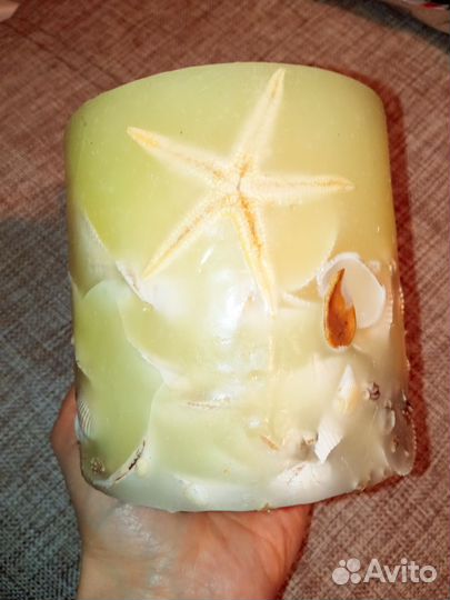 Свеча с ракушками 10 см х 9,8 см
