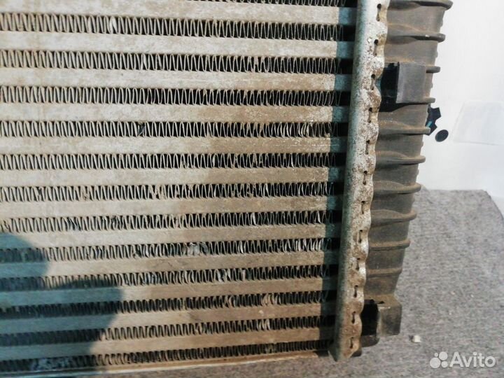 Интеркулер правый Дизель V-30L 7L6145804A