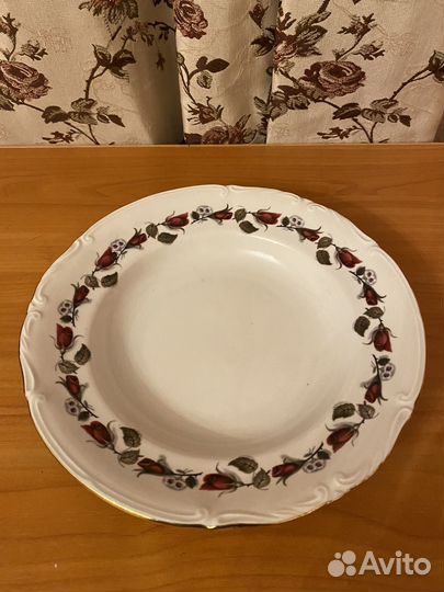 Тарелка обеденная 23,5 см. Польша