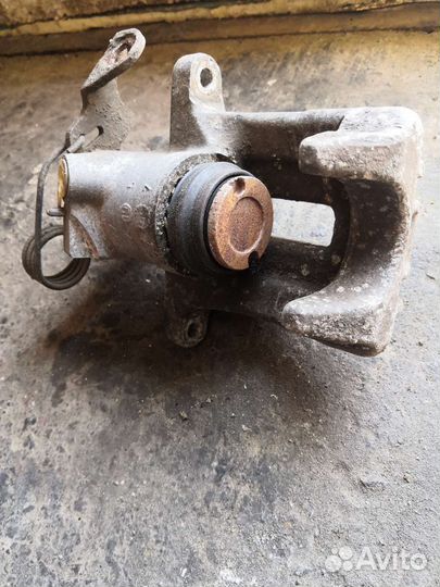 Тормозной суппорт задний правый