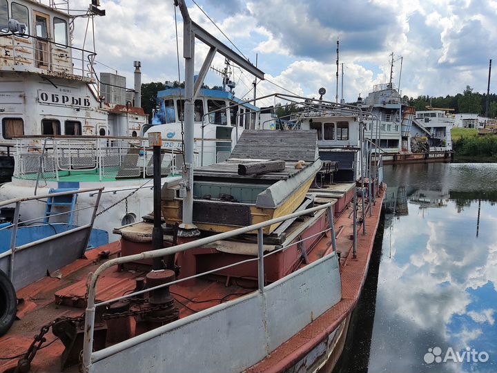 Катер полноразмерный для работы и отдыха