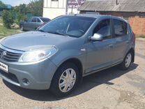 Renault Sandero 1.6 MT, 2011, битый, 192 000 км, с пробегом, цена 320 000 руб.