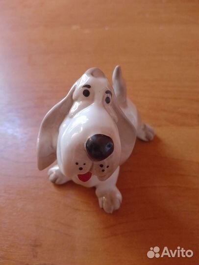 Статуэтка собака