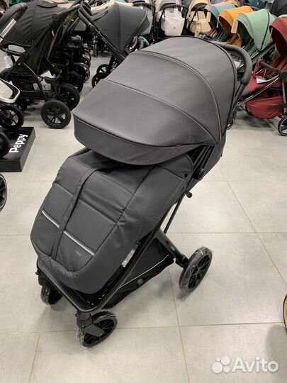 Коляска прогулочная Carrello Nero