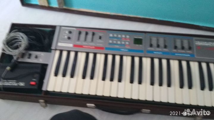 Полифонический синтезатор юность 21