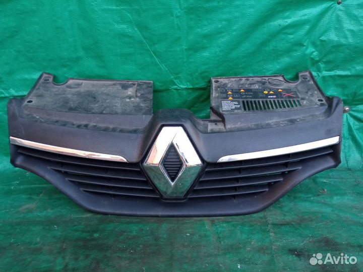 Решетка радиатора Renault Logan II Рено Логан 2