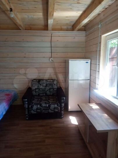 Дача 20 м² на участке 10 сот.