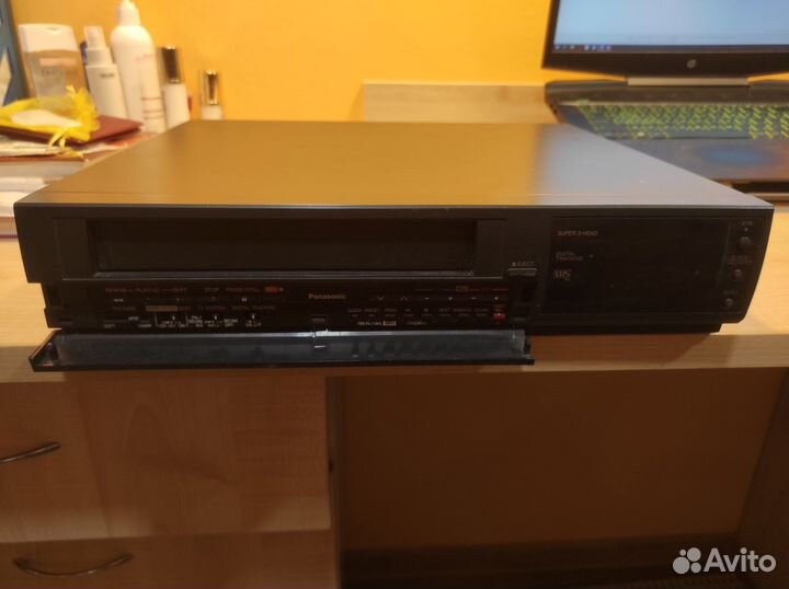 Видеомагнитофон panasonic