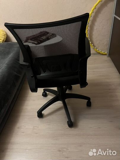 Офисное компьютерное кресло