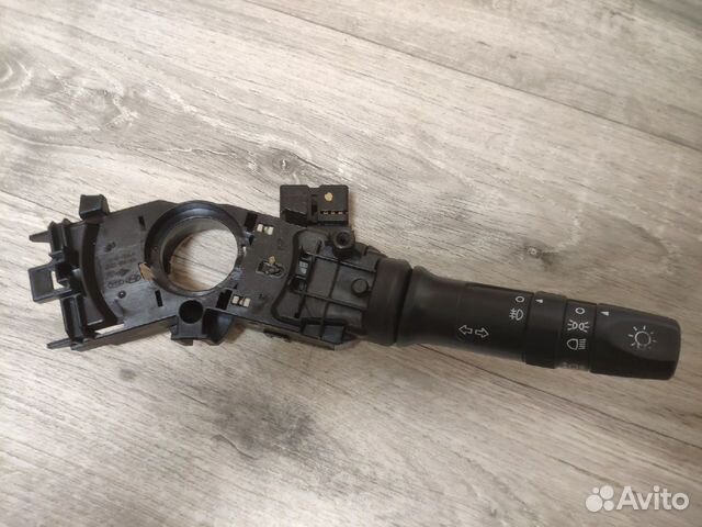 Переключатель поворотов Hyundai 934101r520