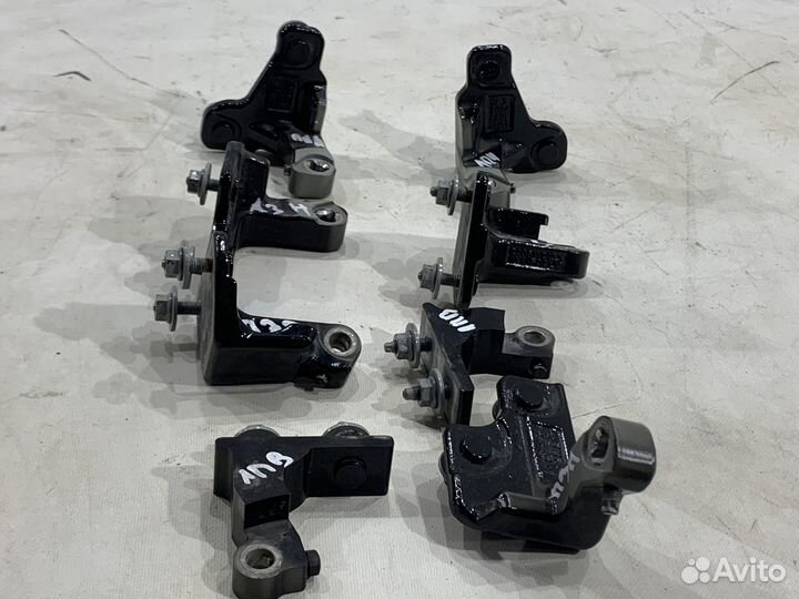 Петли дверей Mercedes W213