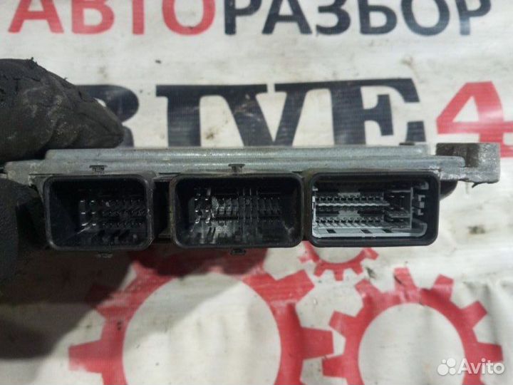 Эбу двигателя Renault Logan 2 1.6 K7MA812 2017