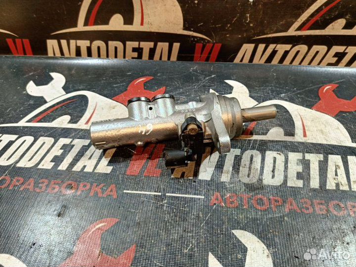 Главный тормозной цилиндр Skoda Rapid седан