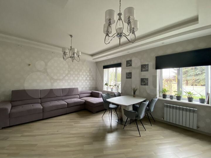 Коттедж 181 м² на участке 9 сот.