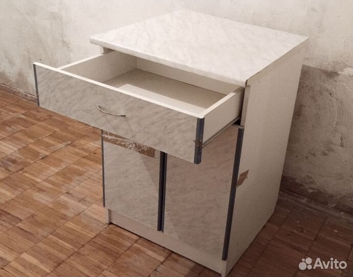 Кухонная тумба со столешницей бу